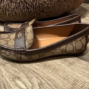 Coach woman’s flats 🥰❤️